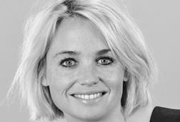 Elizabeth Thomas - black and white 3x2