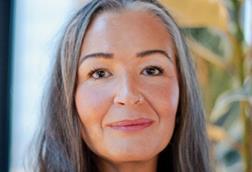 Sarah Hughes headshot 2023 crop2