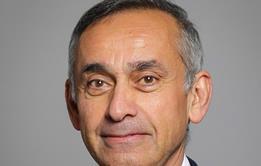 800px-Official_portrait_of_Lord_Darzi_of_Denham_crop_2