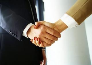 manager_business_handshake.jpg